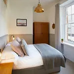 Host & Stay - Havelock Place Apartment